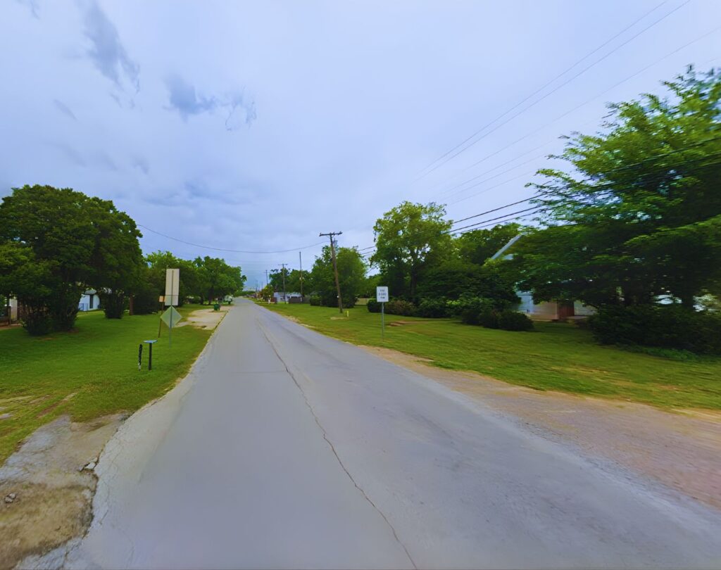 199 S Main St, Joshua, TX